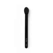 Lic Кисть G04 для хайлайтера и коррекции малая / Makeup Artist Brush Lic51012